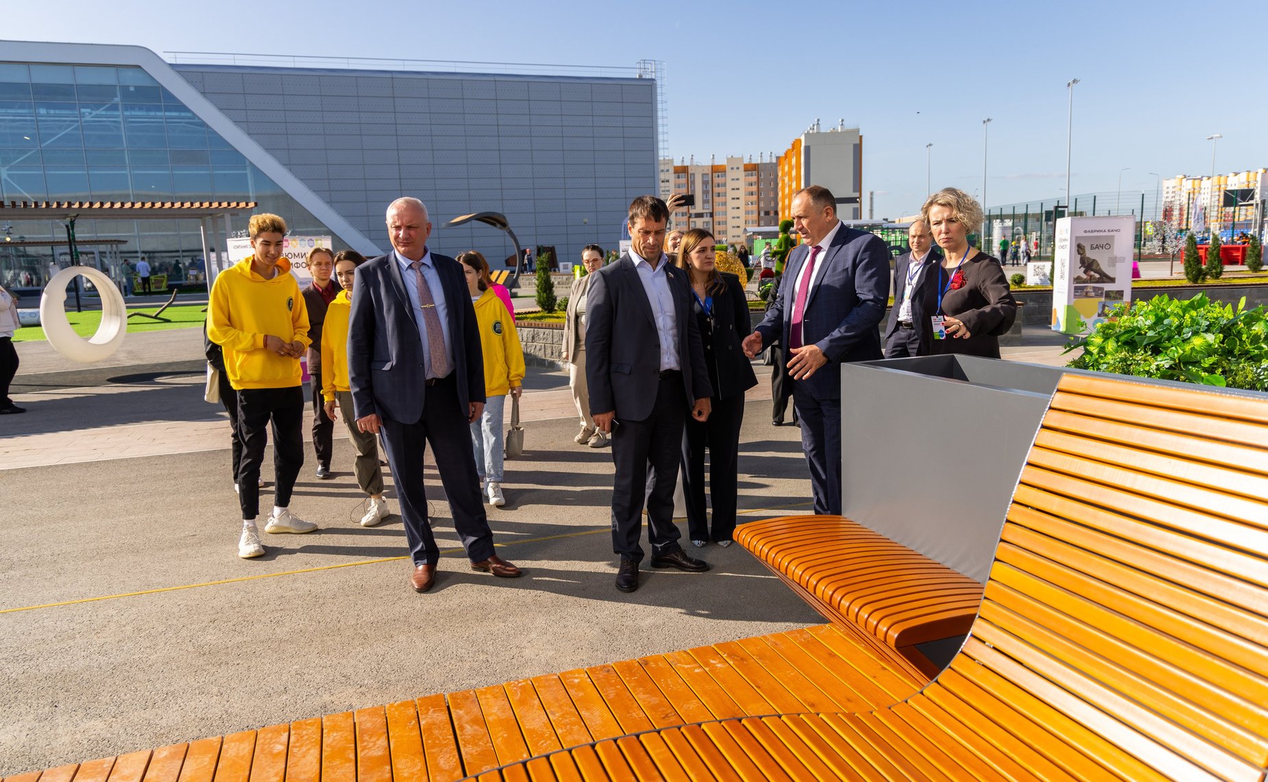 Эдуард Исаков вместе с главой города Ханты-Мансийска Максимом Ряшиным посетил III Всероссийскую форум-выставку «Изюминки комфорта»