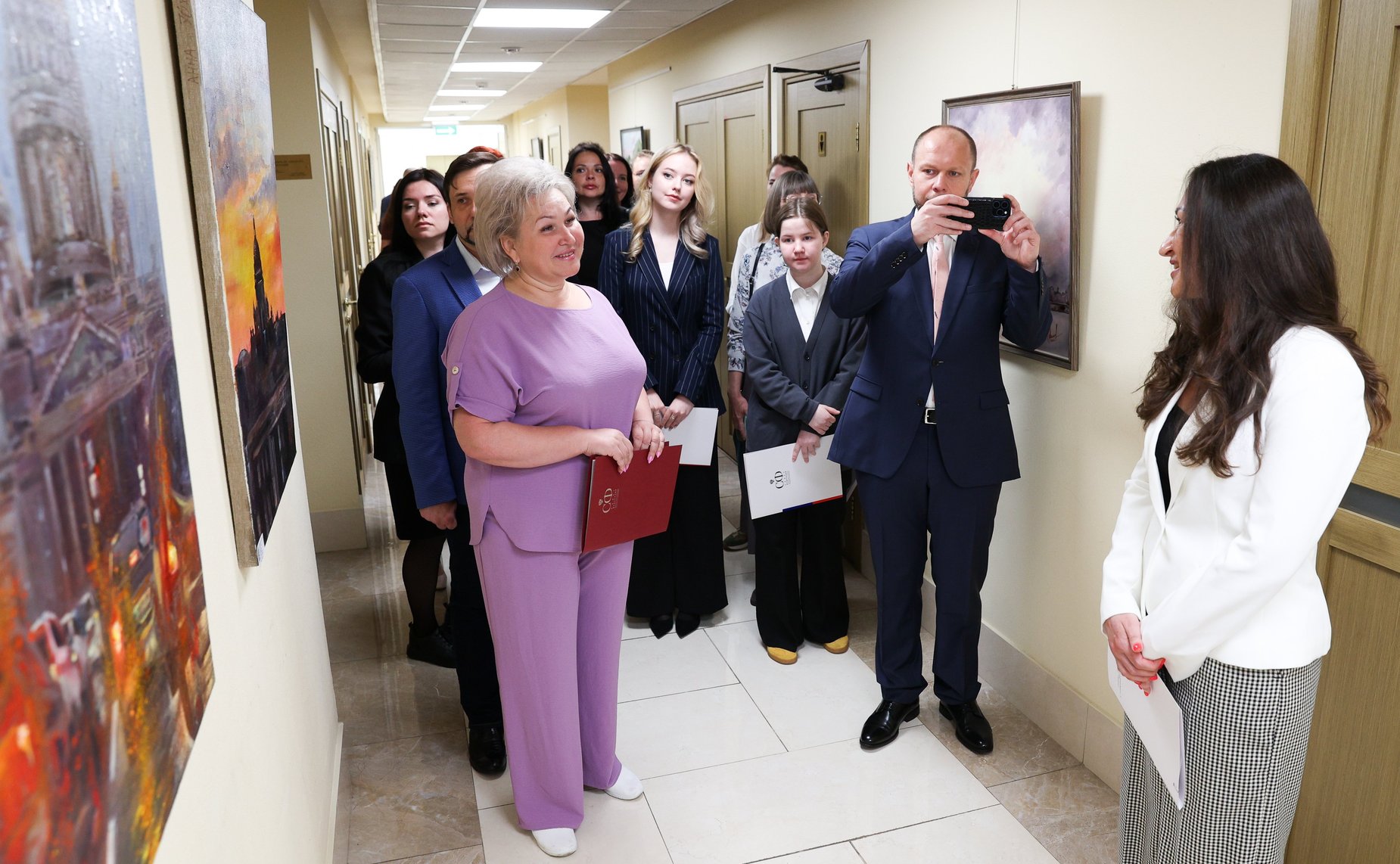 Презентация выставки работ наставников победителей Всероссийского художественного конкурса «Жизнь деленная на граммы»