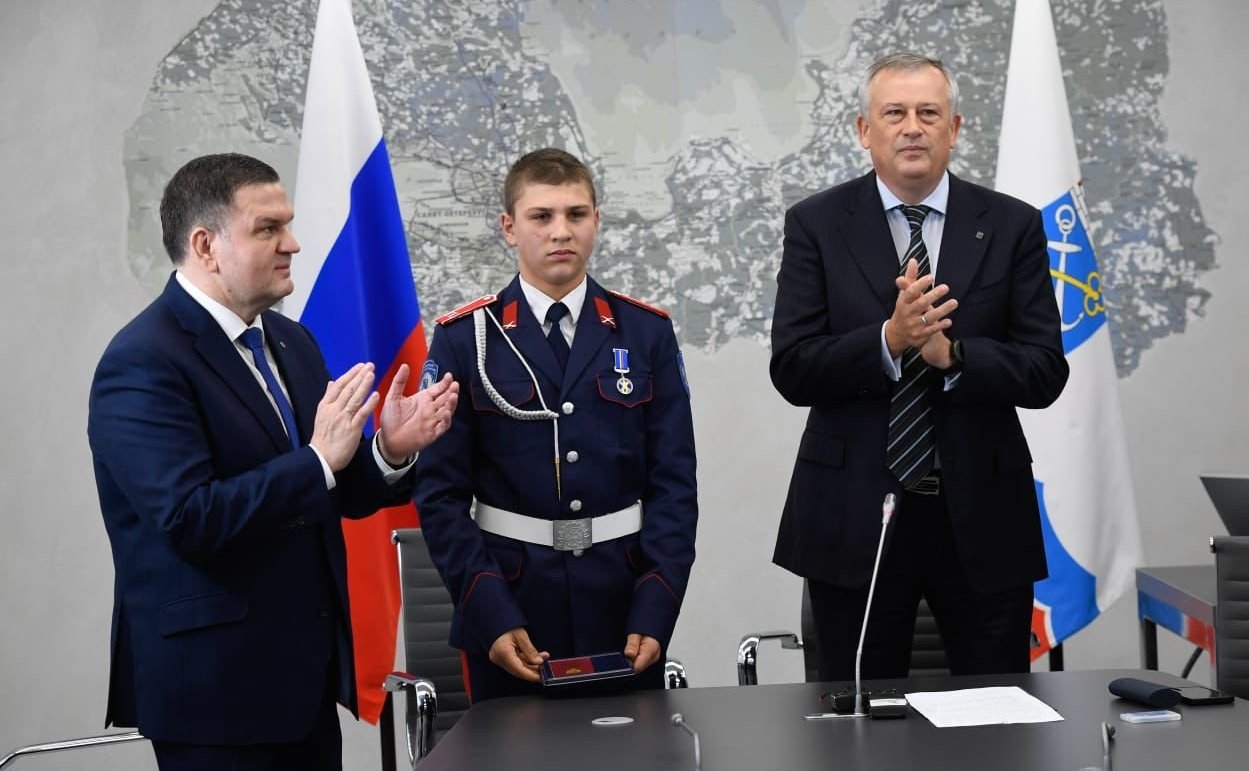 В канун празднования Дня народного единства четыре юных жителя Ленинградской области удостоены наград VIII ежегодной премии «Дети-герои» за проявленное личное мужество