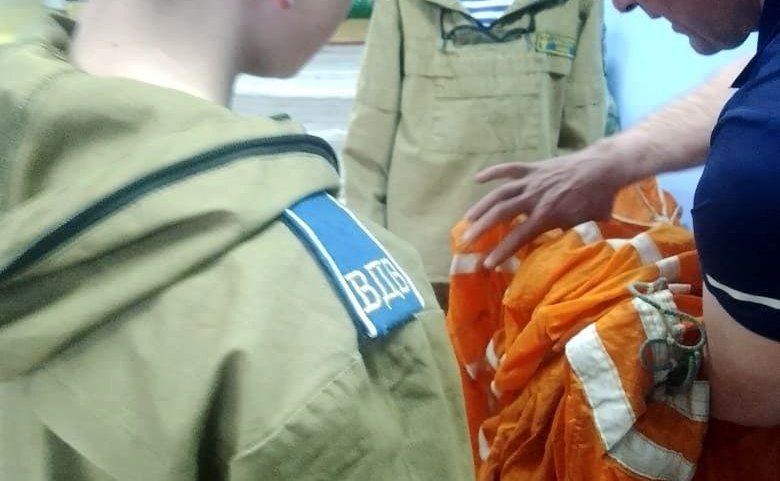 Андрей Хапочкин встретился с юными десантниками Южно-Сахалинска