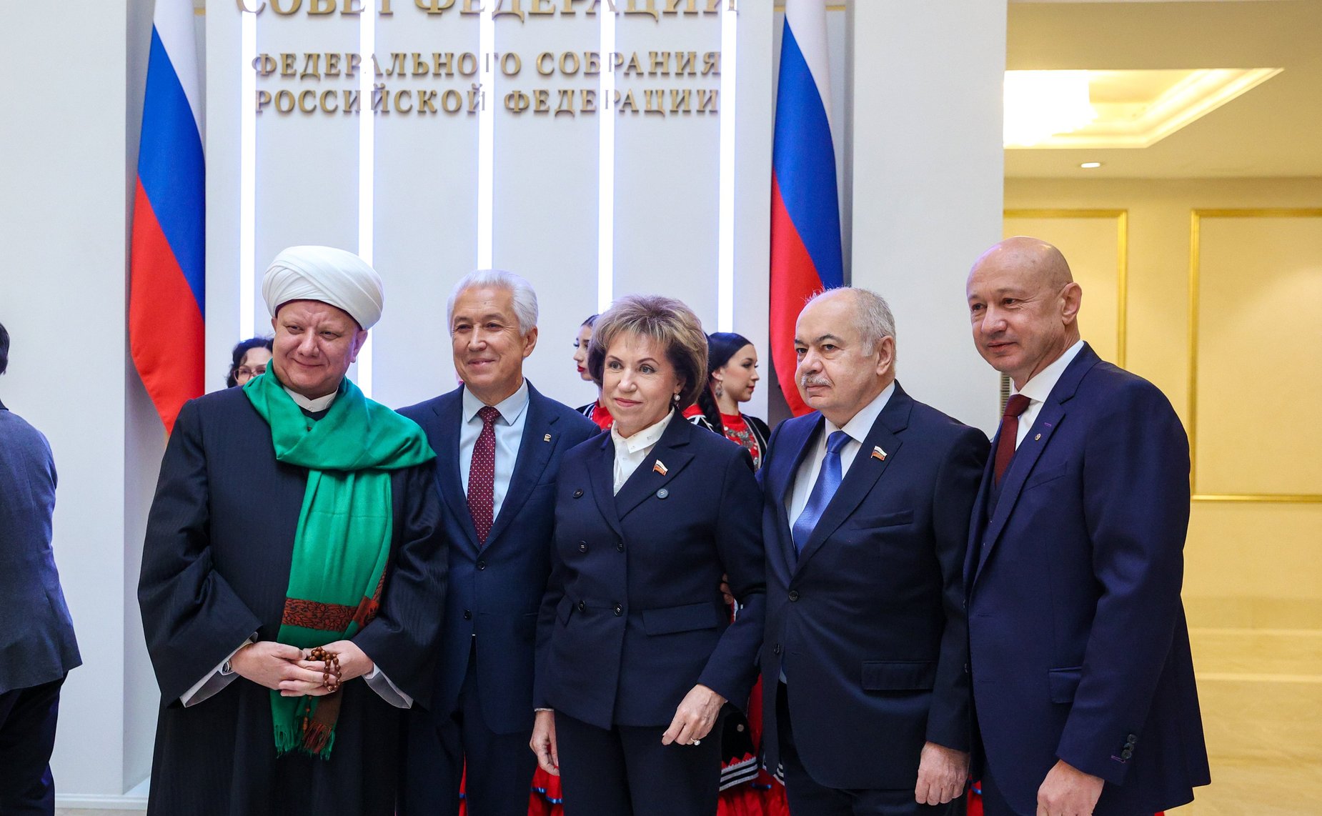 В Совете Федерации открылась выставка «Традиционные женские образы России»