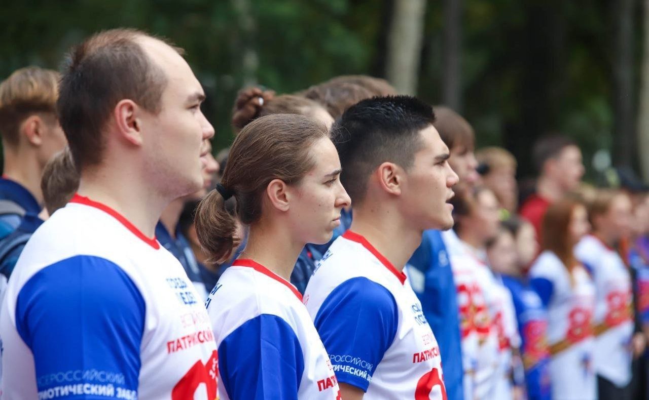 Андрей Хапочкин принял участие в церемонии старта финального этапа эстафеты «От Победы к Победе!»