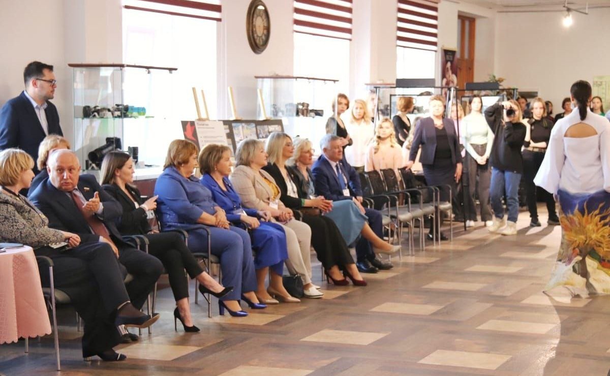 Людмила Скаковская провела выездное совещание Комитета СФ по науке, образованию и культуре в Хабаровске