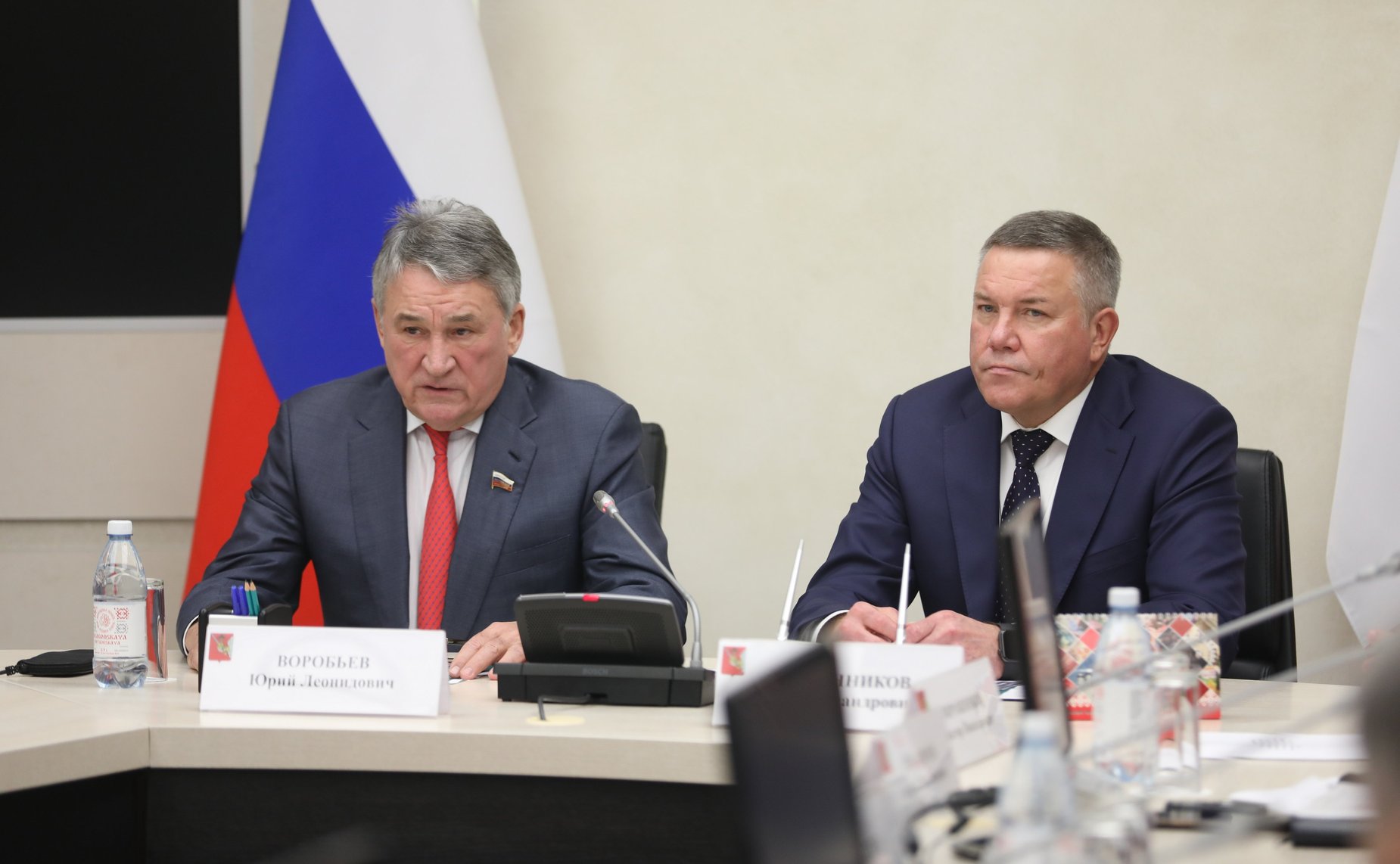 Юрий Воробьев принял участие в заседании оперативного штаба, прошедшего под руководством губернатора региона Олега Кувшинникова