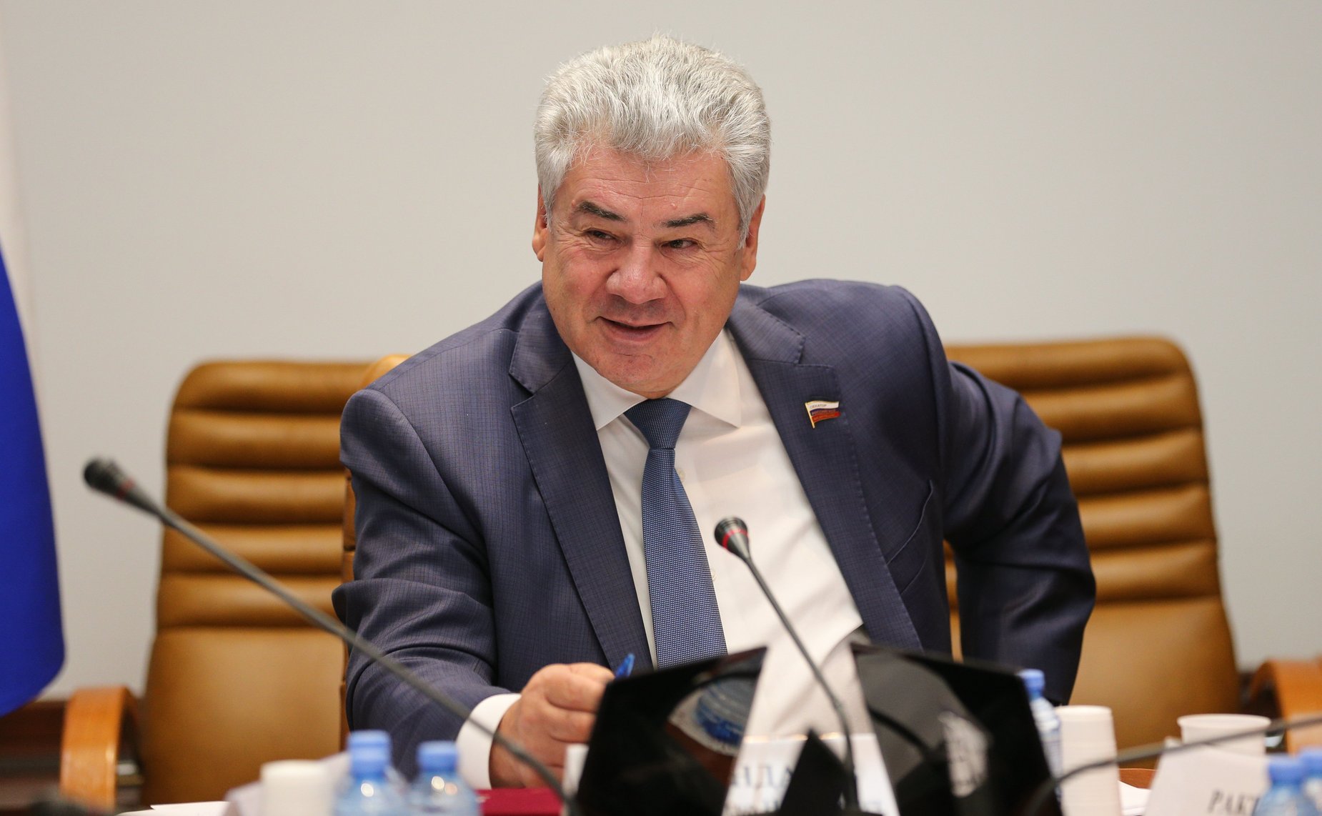 Виктор Бондарев