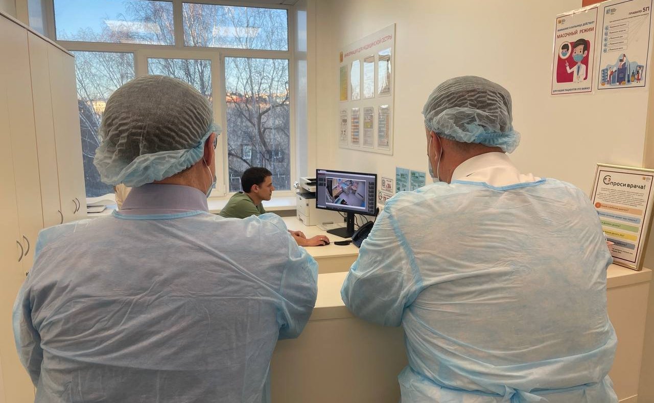 В ходе рабочей поездки в Иркутскую область первый заместитель Председателя Совета Федерации Владимир Якушев вместе с главой региона Игорем Кобзевым посетил Иркутскую областную детскую клиническую больницу