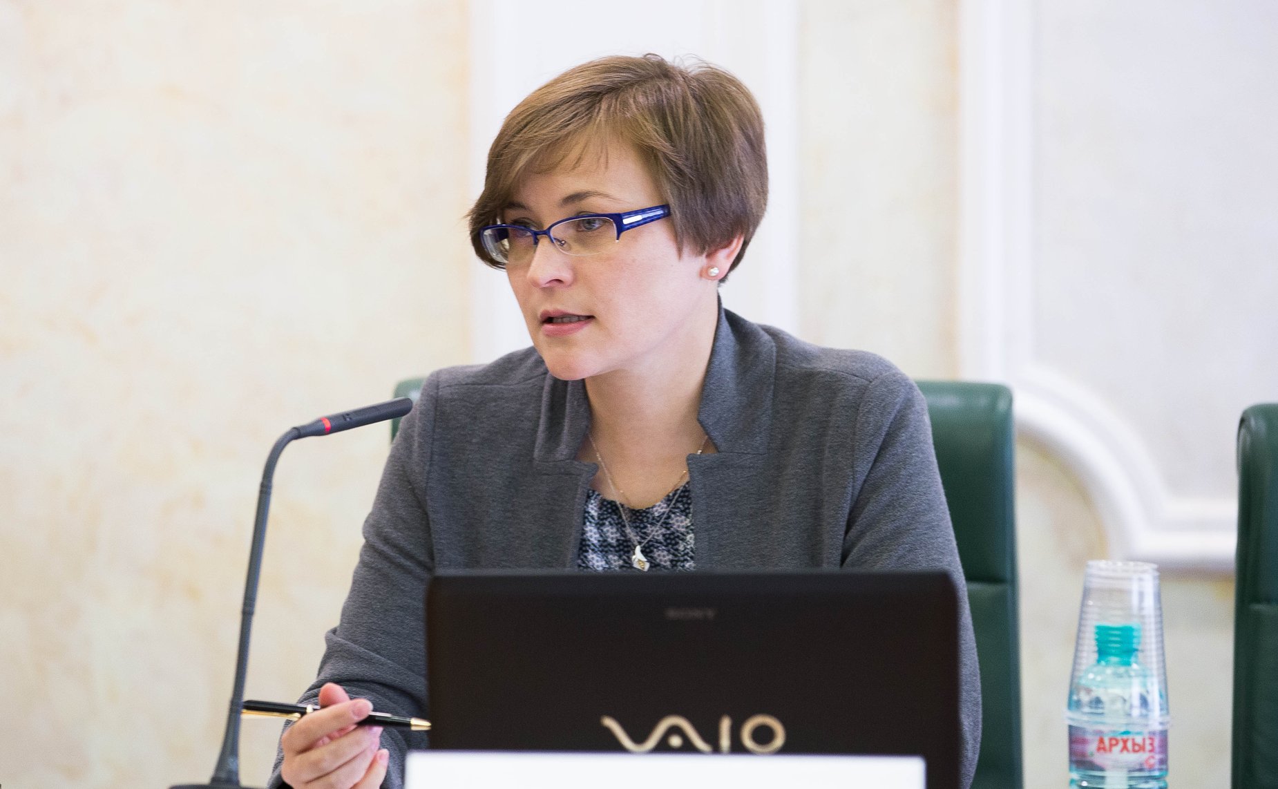 Л. Бокова Заседание Комитета СФ по конституционному законодательству и государственному строительству