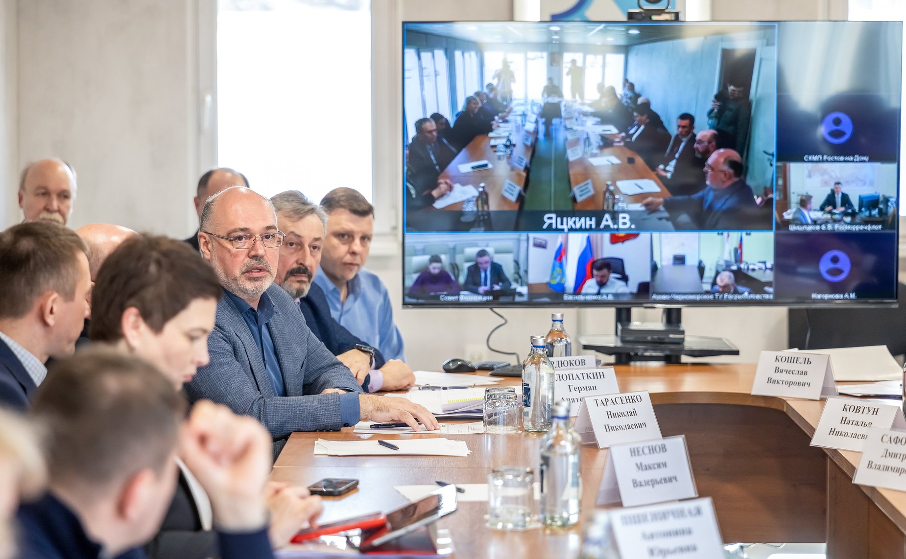 Первый заместитель Председателя Совета Федерации Андрей Яцкин в рамках поездки в регион провел заседание рабочей группы по вопросам комплексного развития города Таганрога