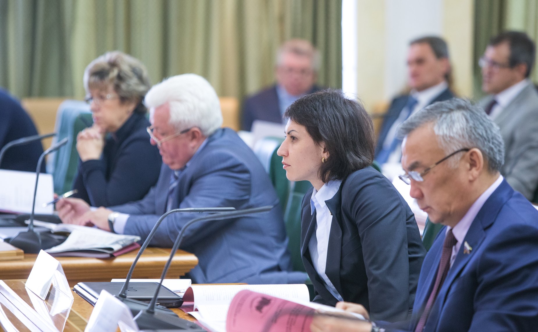 Парламентские слушания Комитета по обороне и безопасности Лебедева