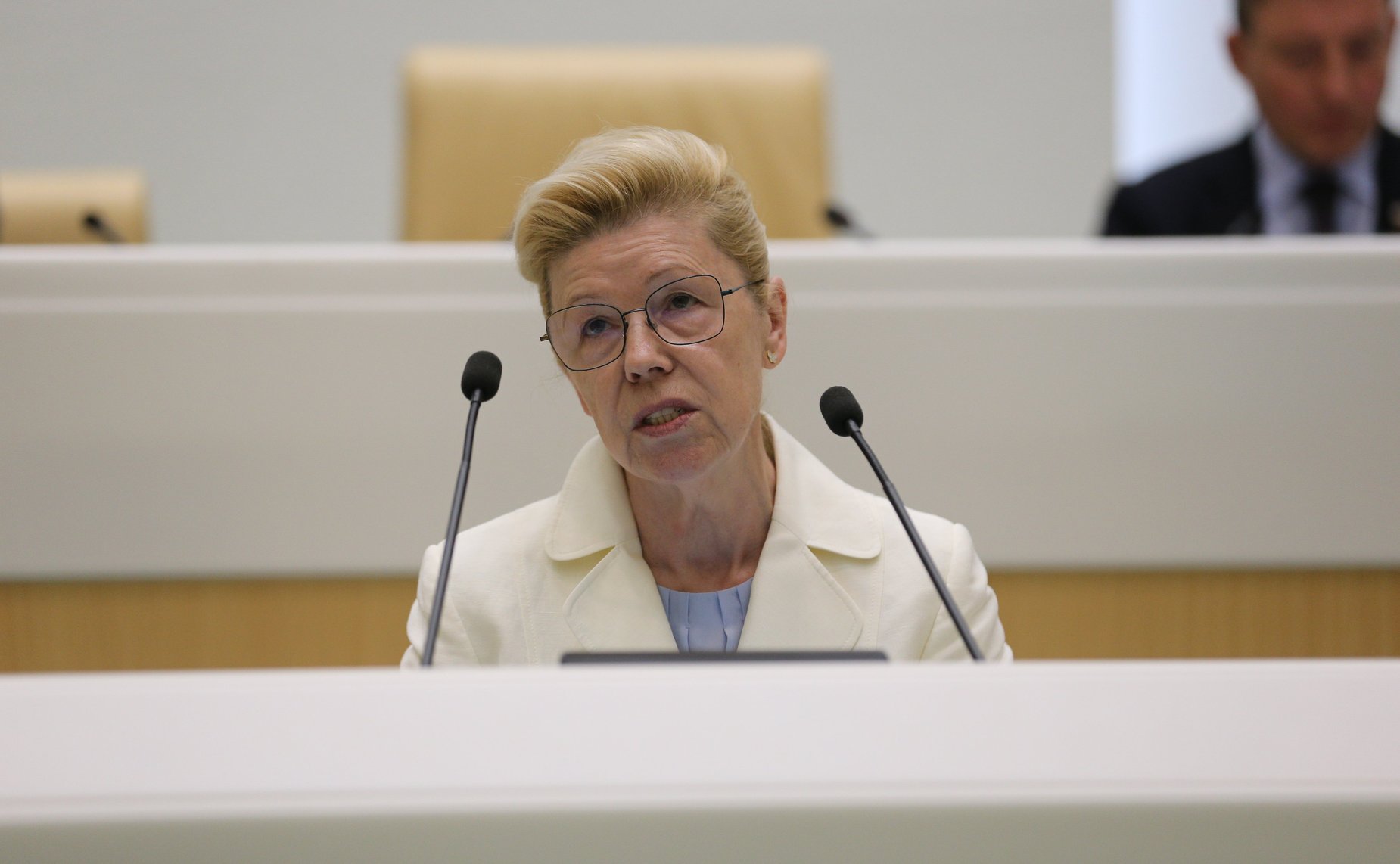 Елена Мизулина