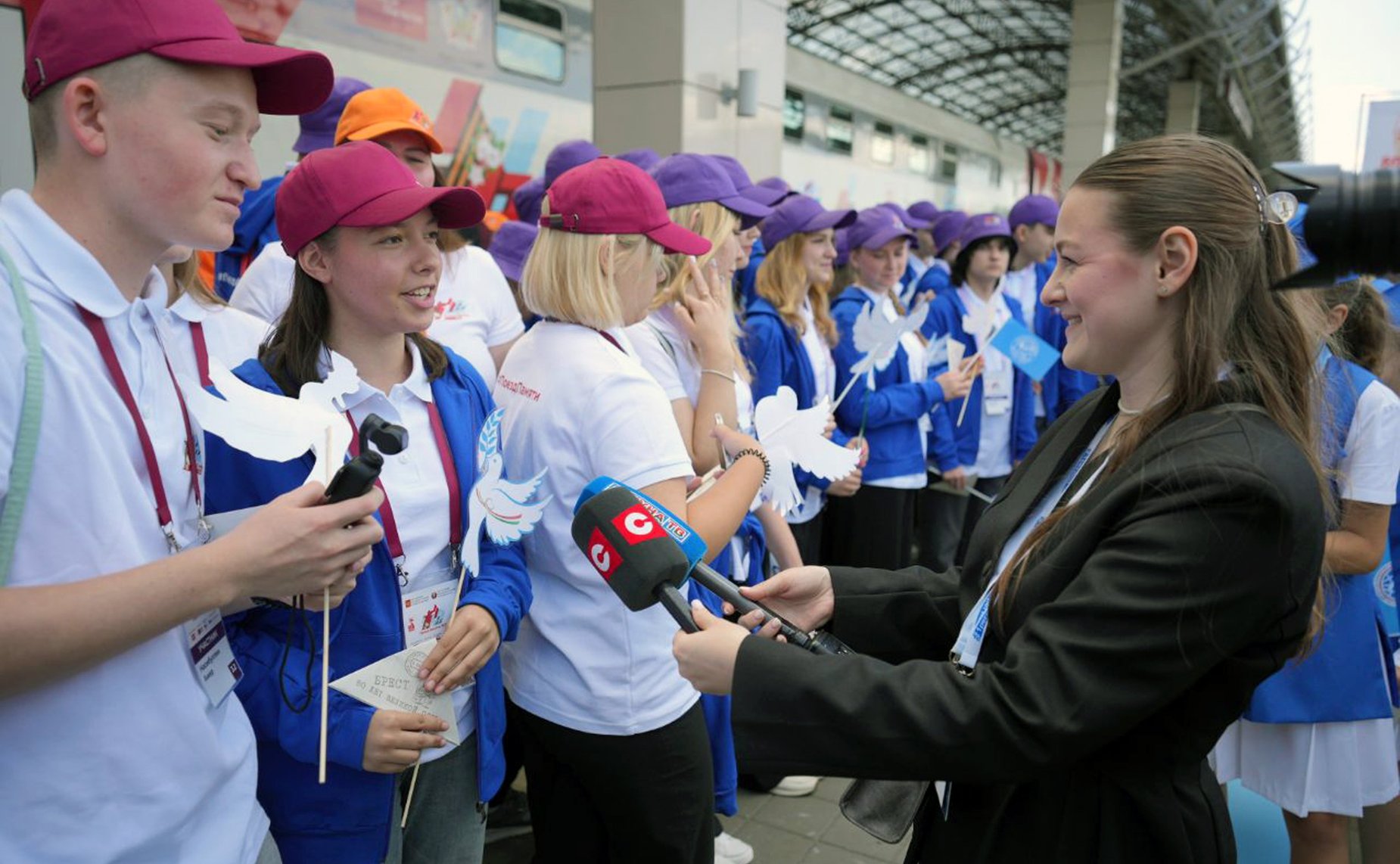 Торжественная встреча участников проекта «Поезд памяти» (фото Фонд «Культурное пространство»)