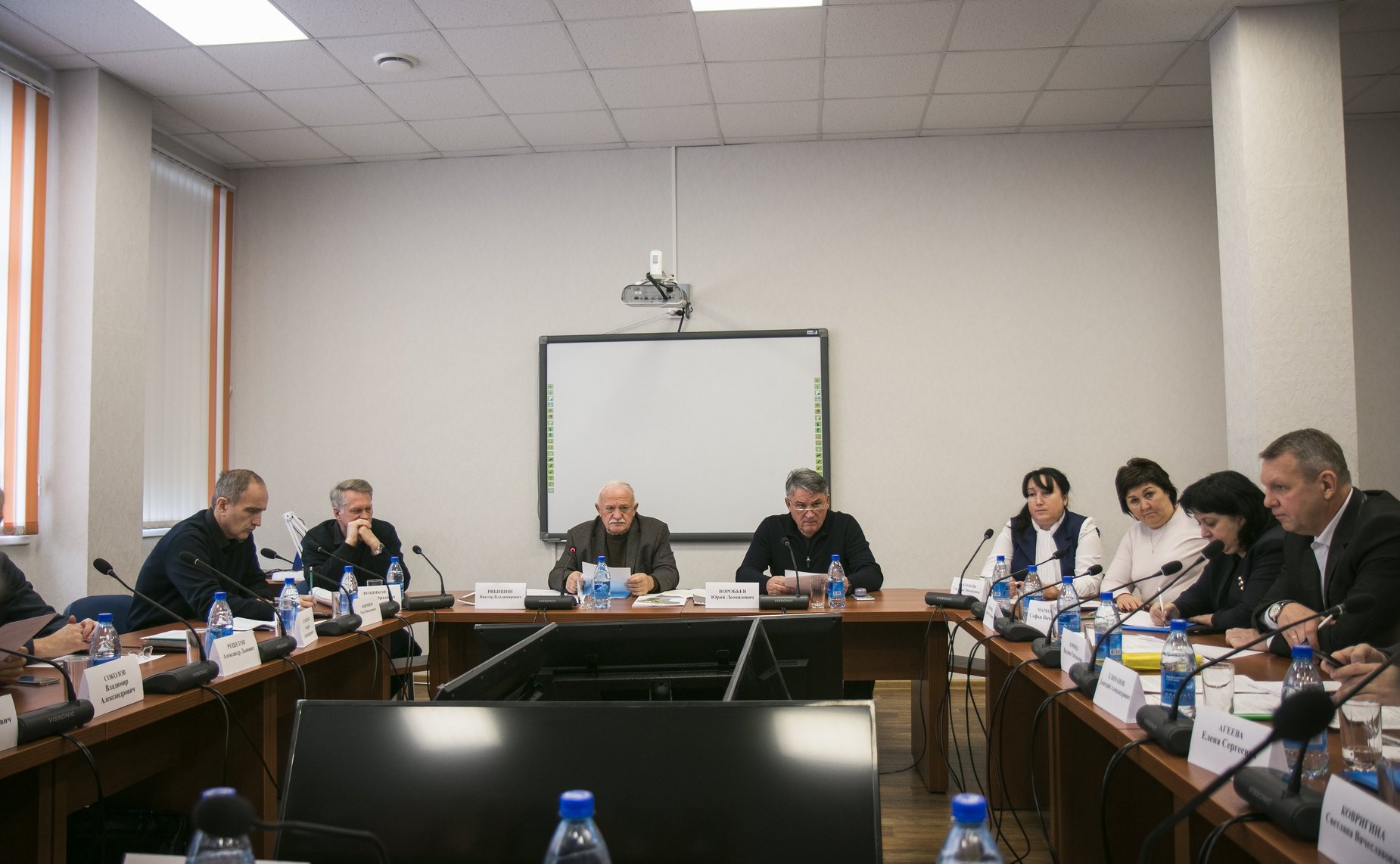 Ю. Воробьев проинспектировал ход работ по строительству набережной Вытегры