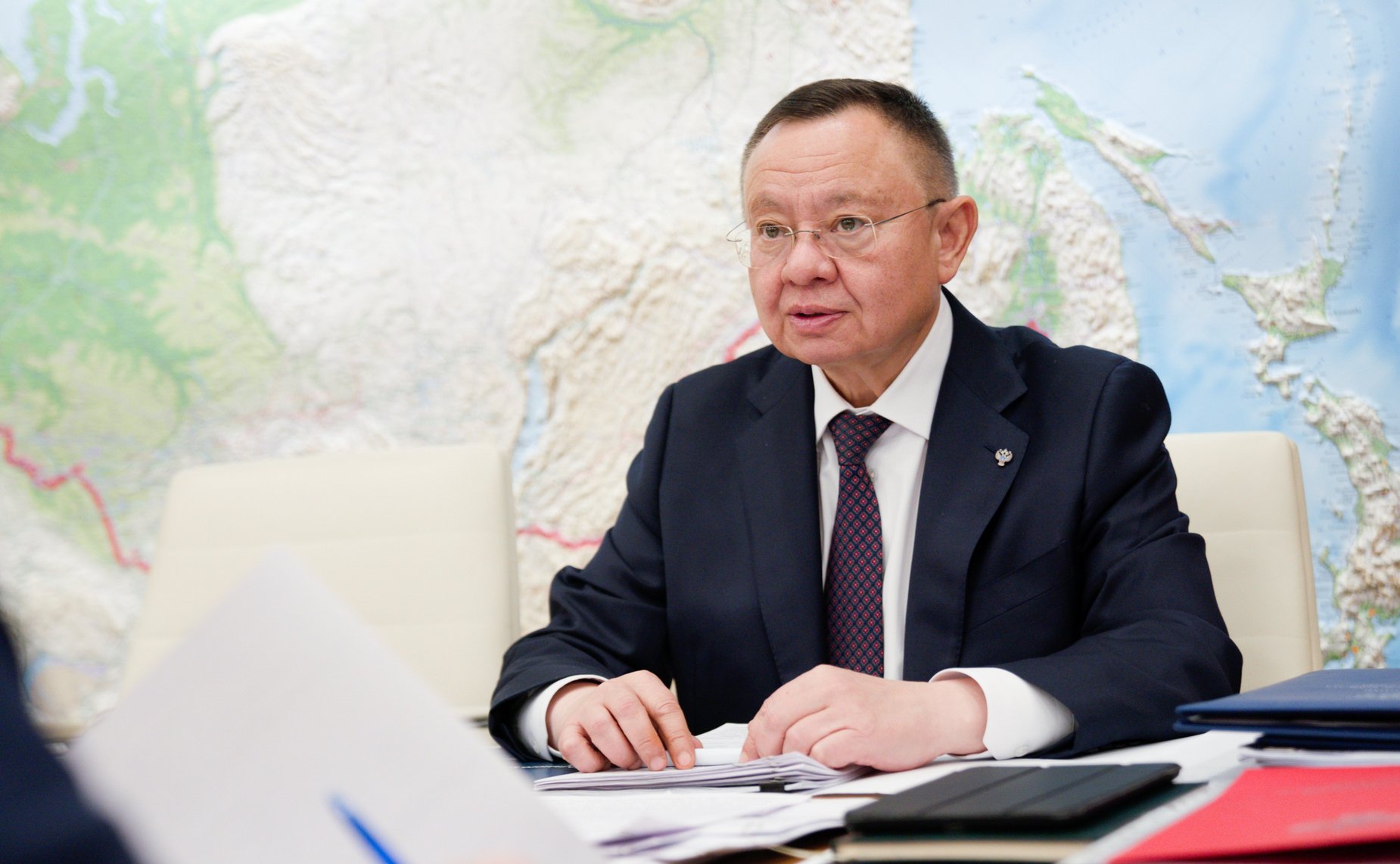 Владимир Якушев провел рабочую встречу с Министром строительства и жилищно-коммунального хозяйства РФ Иреком Файзуллиным и председателем Комитета ГД по строительству и ЖКХ Сергеем Пахомовым