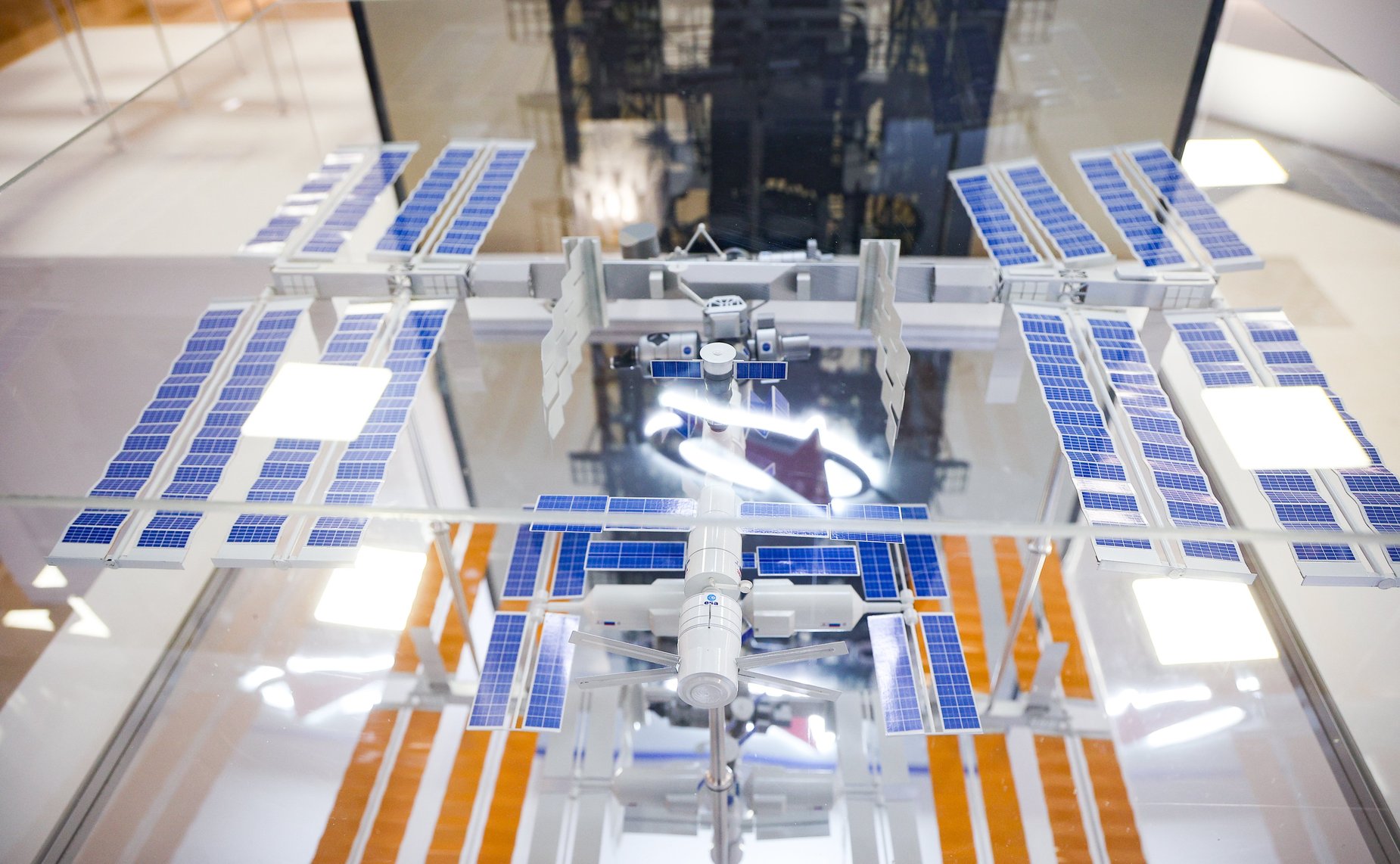 В Совете Федерации состоялось открытие выставки Госкорпорации «Роскосмос»