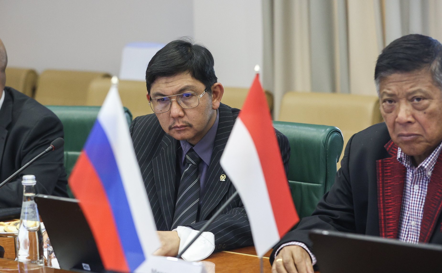 Встреча председателя Комитета СФ по конституционному законодательству и государственному строительству Андрея Клишаса с руководителем Комитета по исследованиям Народного консультативного конгресса Республики Индонезии