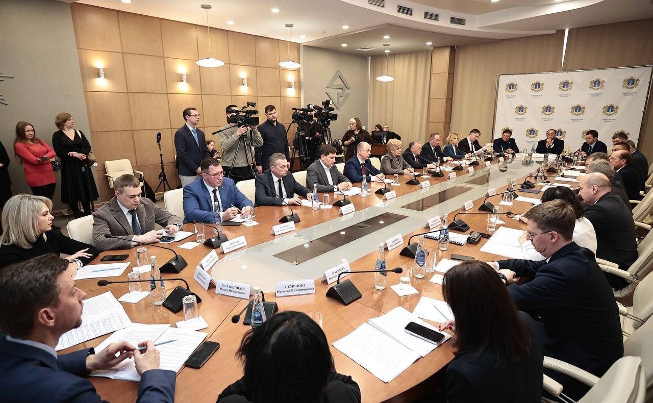 Айрат Гибатдинов принял участие в совещании «О научном и кадровом обеспечении предприятий оборонно-промышленного комплекса»