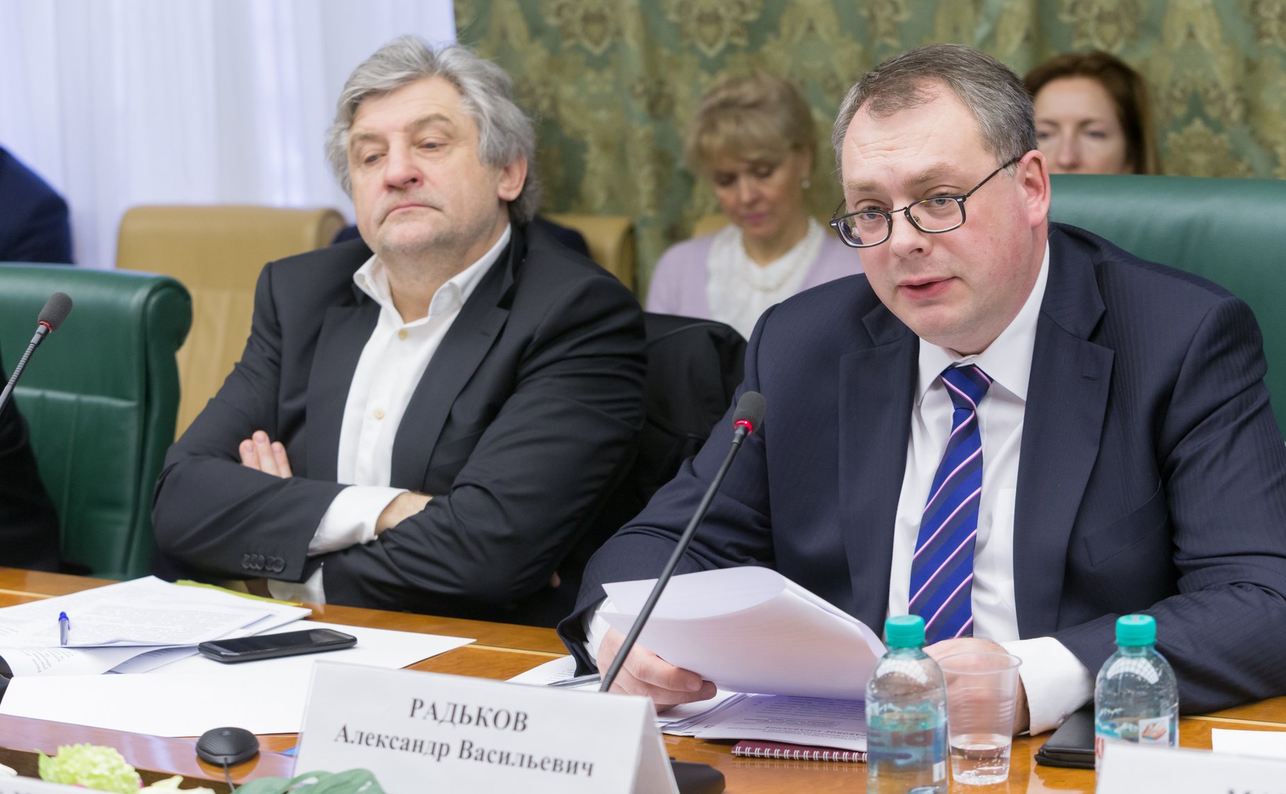 Круглый стол Комитета по международным делам. 