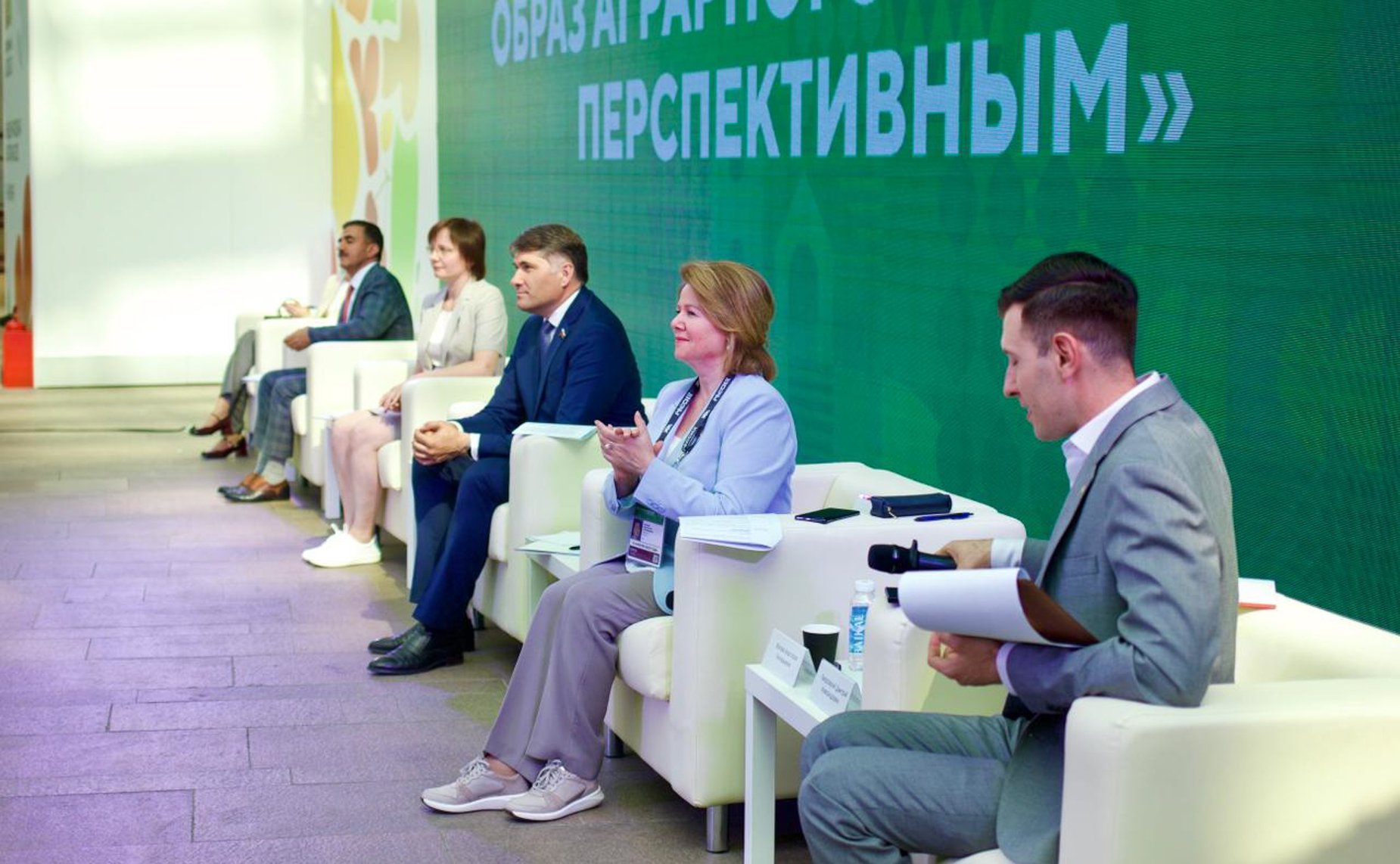 Круглый стола №3 «Агроблогеры: как сделать образ аграрного работника перспективным». Второй Форум тружеников села