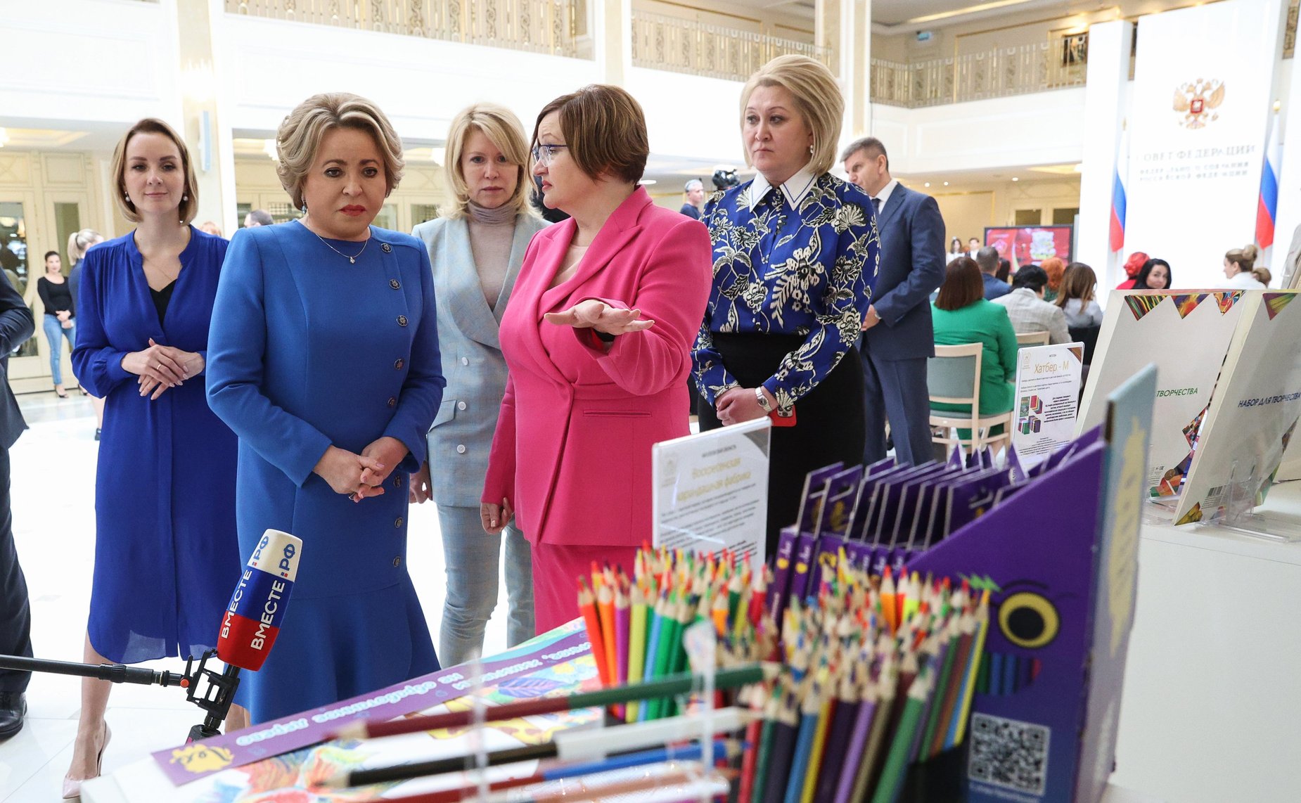 31 мая 2023 года. Торжественная церемония награждения победителей Национальной премии в сфере товаров и услуг для детей «Золотой медвежонок», приуроченная к празднованию Дня защиты детей. Выставка производителей детских товаров