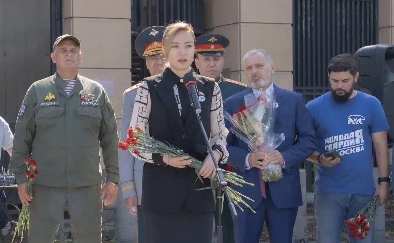 В День памяти детей — жертв киевского режима, на Площади Донецкой Народной Республики в Москве прошла акция-реквием