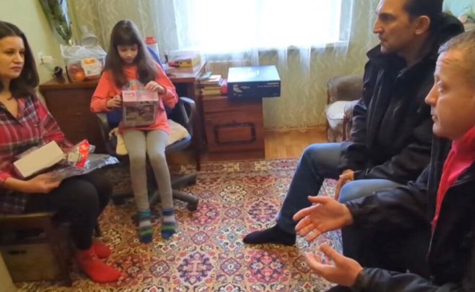 Андрей Хапочкин принял участие в благотворительной акции «Елка желаний»