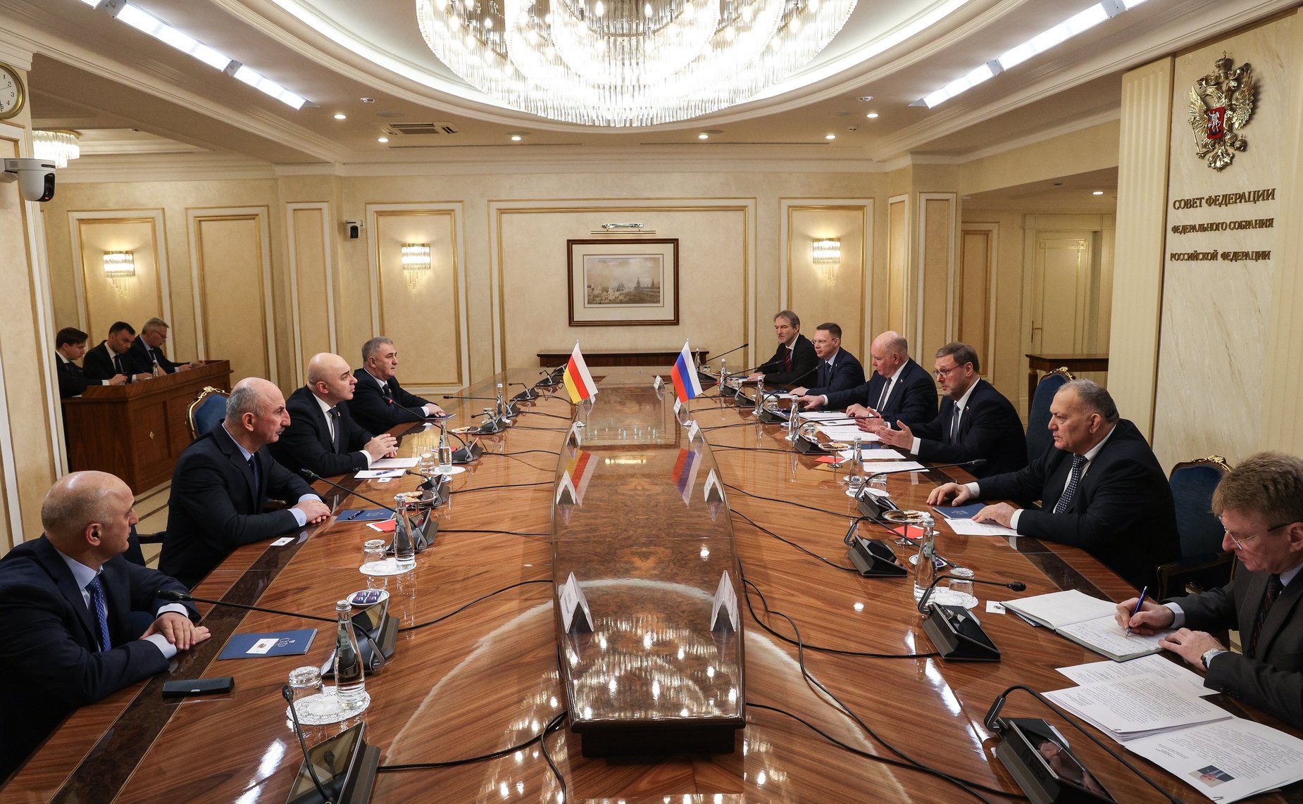 Заместитель Председателя СФ Константин Косачев провел встречу с группой международных наблюдателей на выборах Президента Российской Федерации от Южной Осетии