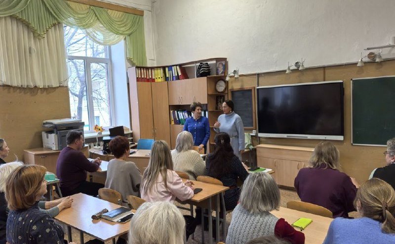 Екатерина Алтабаева поздравила старейшую школу Севастополя с юбилеем