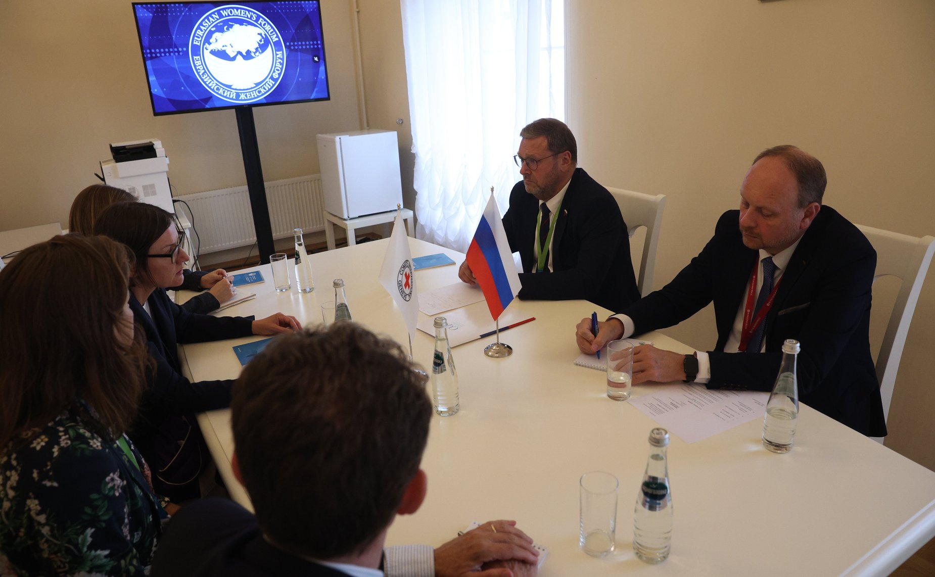 Константин Косачев встретился с президентом Международного Комитета Красного Креста (МККК) Мирьяной Сполярич