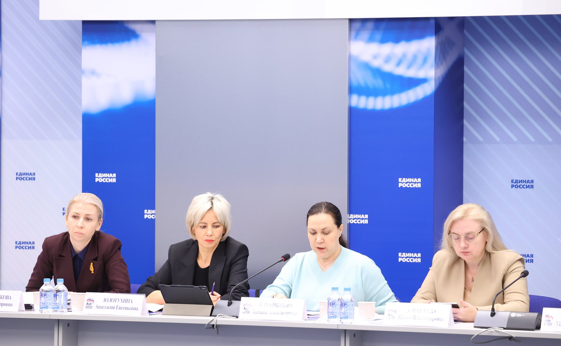 Заседание Комиссии Совета Федерации по развитию креативных (творческих) индустрий и народных художественных промыслов в РФ