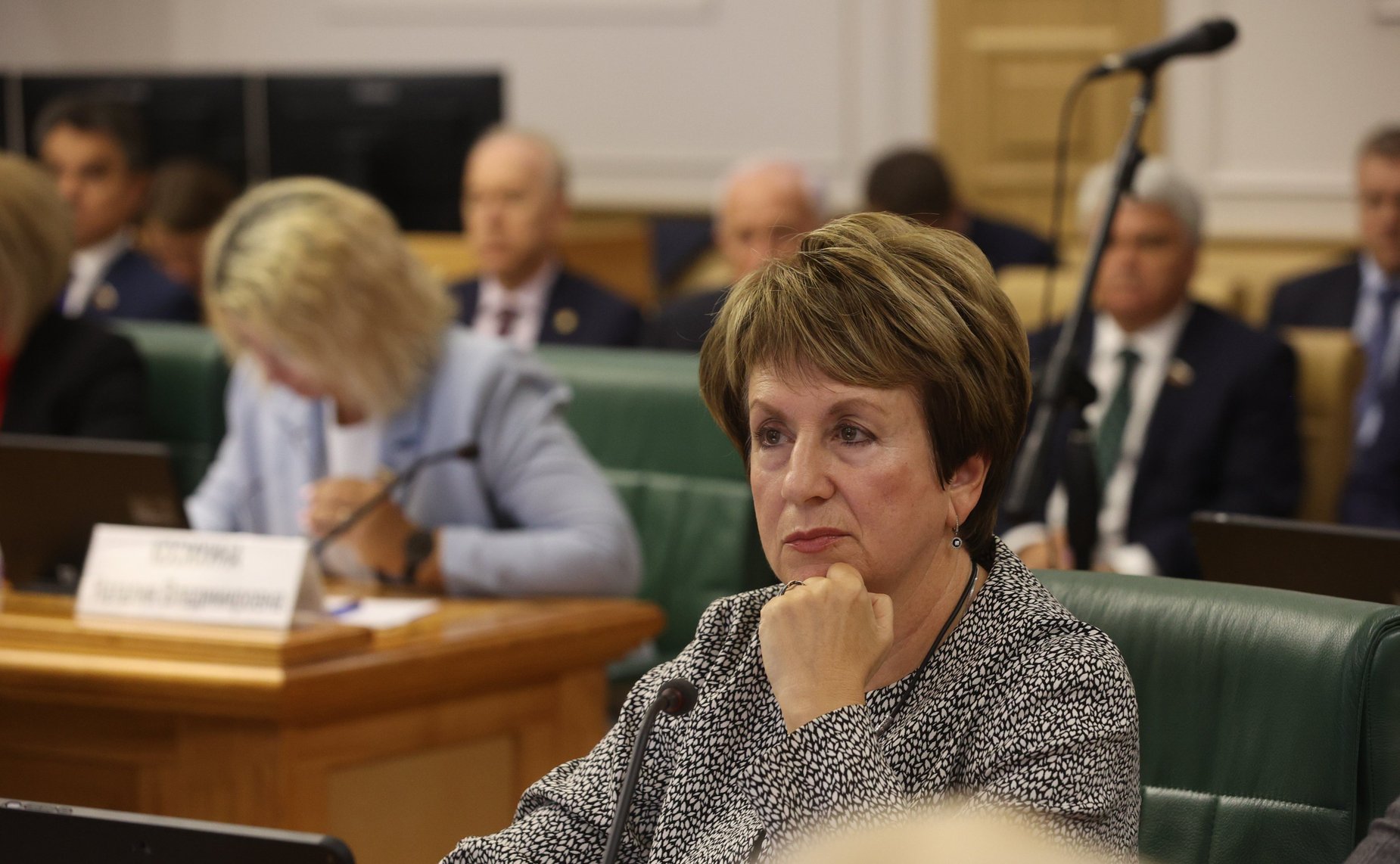 Встреча сенаторов Российской Федерации с Министром строительства и жилищно-коммунального хозяйства РФ Иреком Файзуллиным в формате открытого диалога