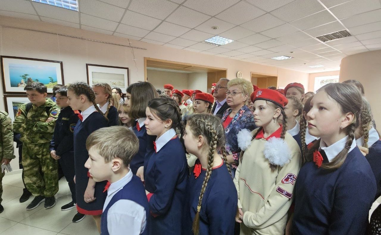 Ольга Бас приняла участие в открытии выставки «Война и мир глазами художника Павла Гречишкина»