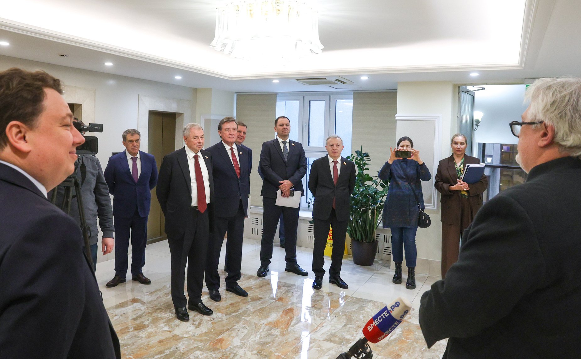 Открытие выставки работ члена Творческого союза художников России И. Авраменко