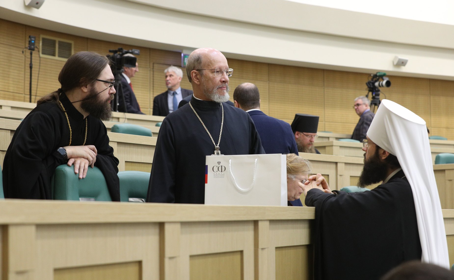 Пленарное заседание Х Парламентских встреч в рамках ХХХ Международных образовательных чтений «К 350-летию со дня рождения Петра I: секулярный мир и религиозность»