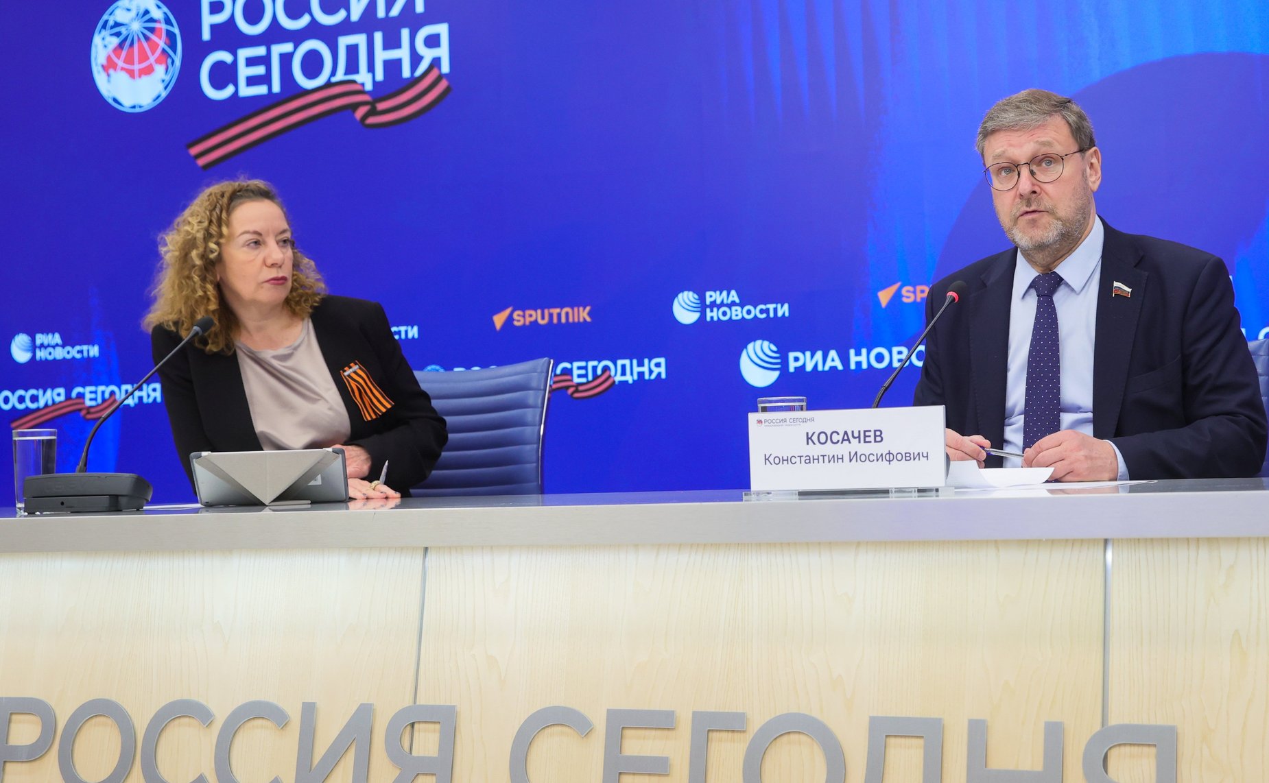 В ММПЦ «Россия сегодня» состоялся брифинг заместителя Председателя Совета Федерации Константина Косачева об итогах участия российской парламентской делегации в 152-й Ассамблее Межпарламентского союза