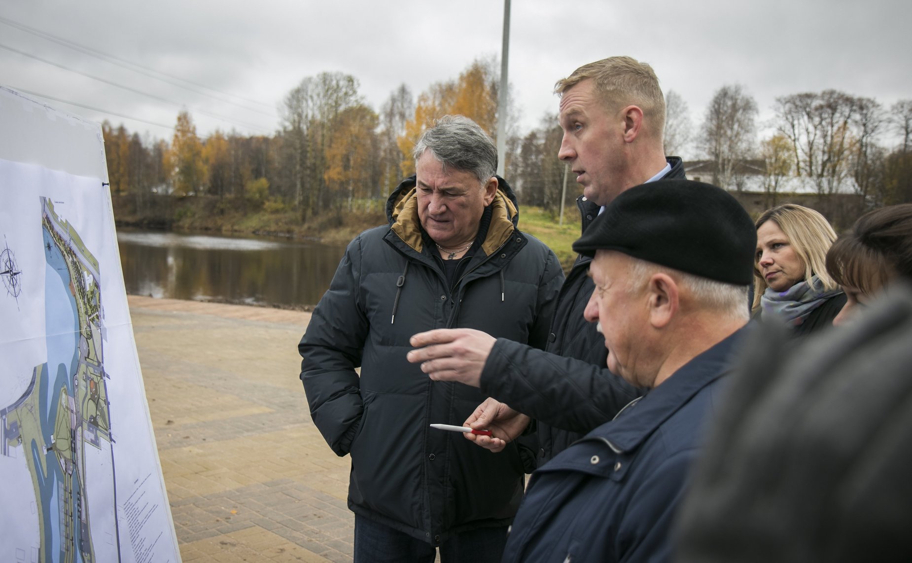 Ю. Воробьев проинспектировал ход работ по строительству набережной Вытегры
