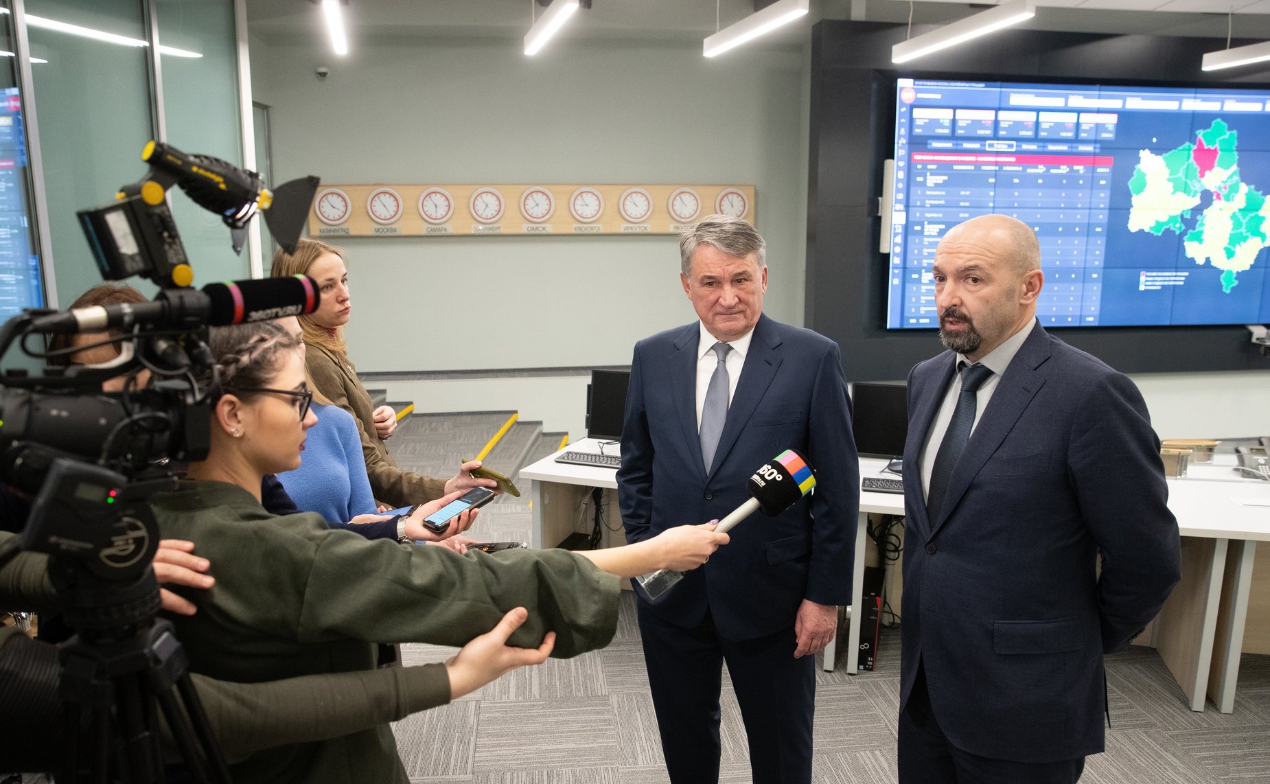 Ю. Воробьев осмотрел Центр управления регионом в здании Правительства Московской области