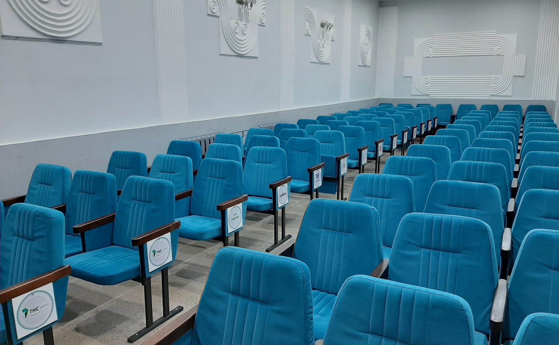 Сергей Мартынов посетил библиотеку и отметил успешную работу ее коллектива