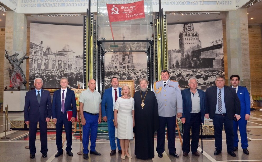 По инициативе Сергея Колбина была организована выставка «Небесные покровители Армии и Флота России»