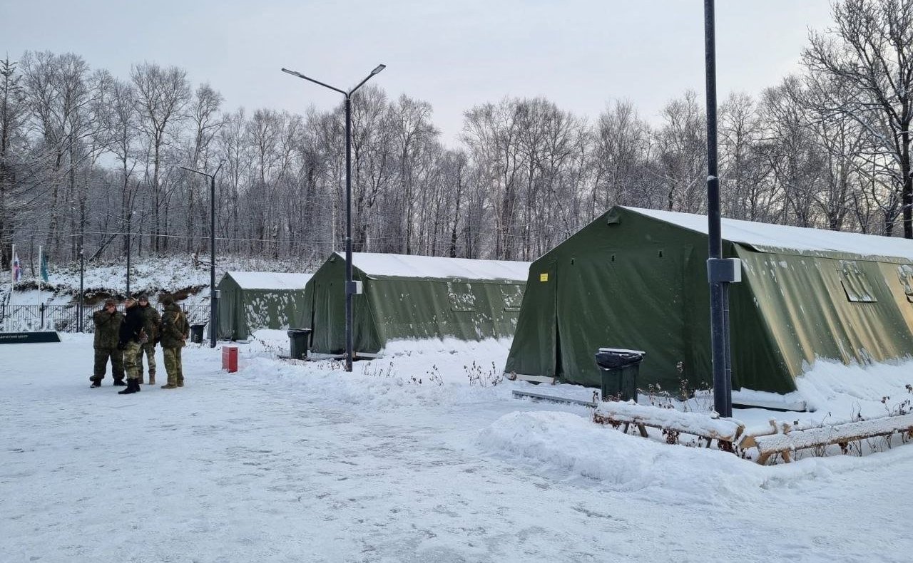 Андрей Хапочкин встретился с инструкторами и курсантами учебно-методического центра «Авангард» на Сахалине