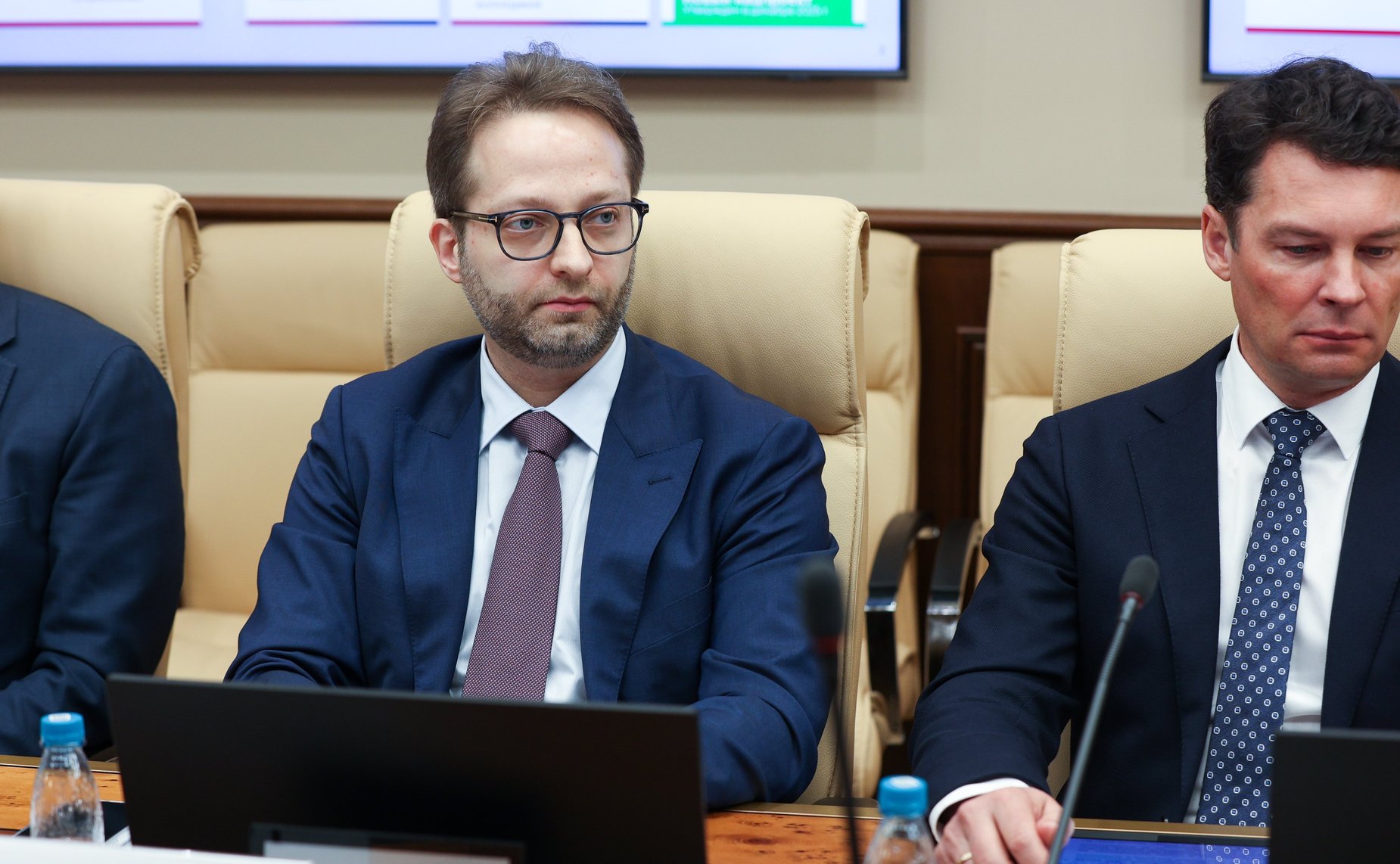 Круглый стол Комитета Совета Федерации по экономической политике на тему «Актуальные вопросы реализации национального проекта «Новые материалы и химия» в части малотоннажной химии. Подготовка кадров»