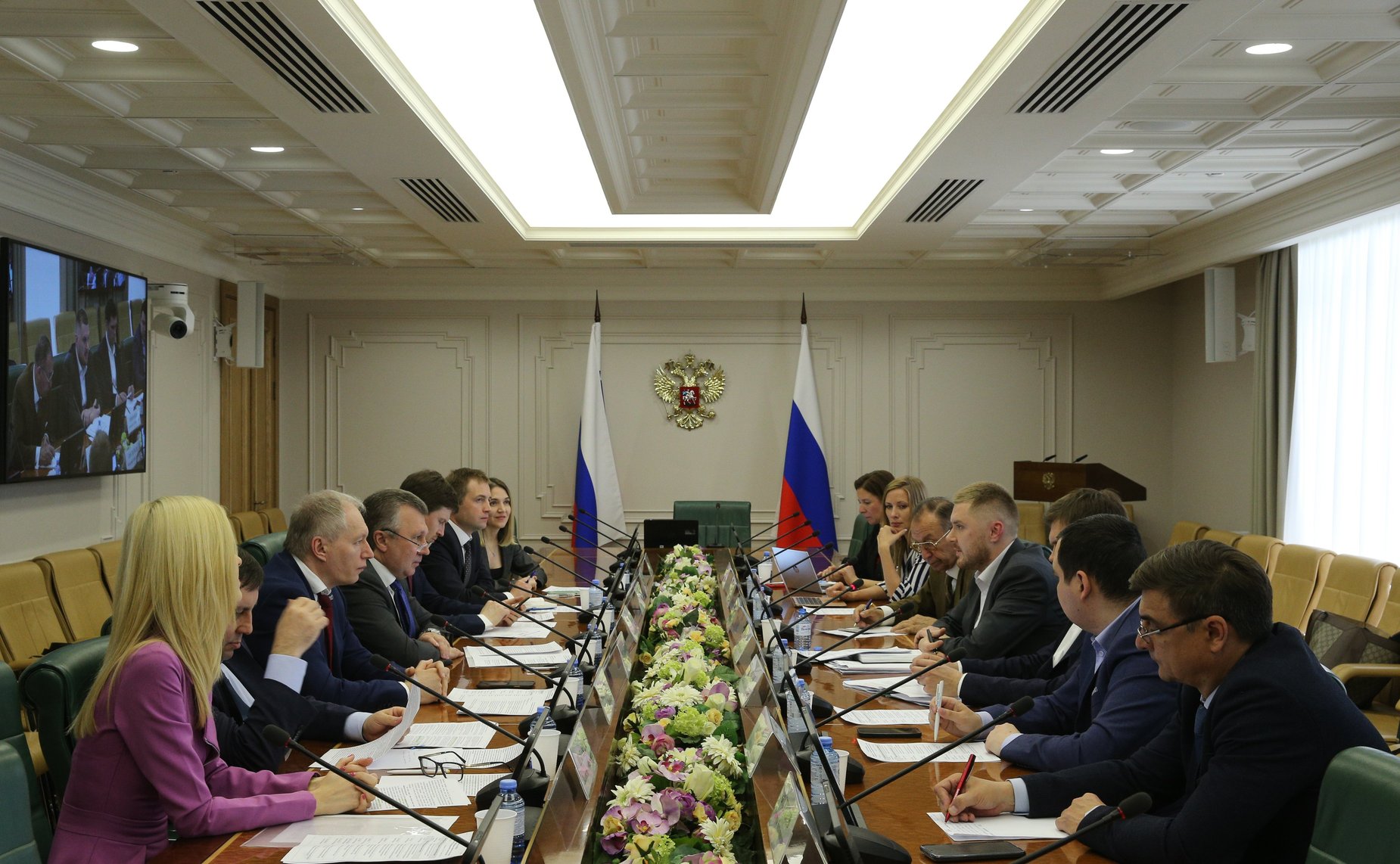 Совещание на тему «О совершенствовании законодательства в области торговой деятельности в части формирования торговых реестров»