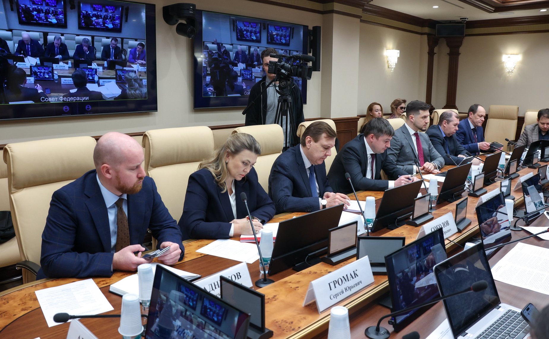 Круглый стол Комитета Совета Федерации по экономической политике «Локализация производства автомобилей в Российской Федерации: проблемы и пути решения»