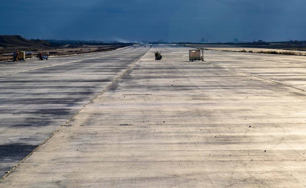 В рамках рабочей поездки сенаторы РФ совместно с главой Республики Марий Эл Юрием Зайцевым посетили в Йошкар-Оле аэропортовый комплекс города, универсальный крытый легкоатлетический манеж «Арена Марий Эл», учебный корпус Училища Олимпийского резерва