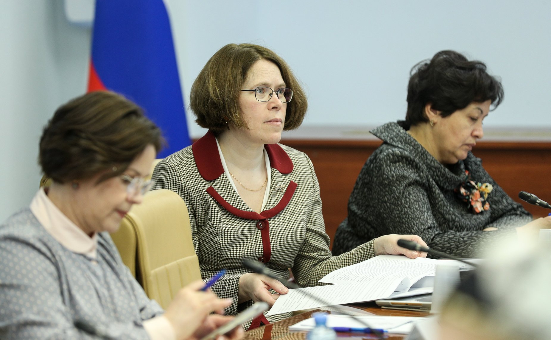 «Круглый стол» Комитета по конституционному законодательству и 
государственному строительству