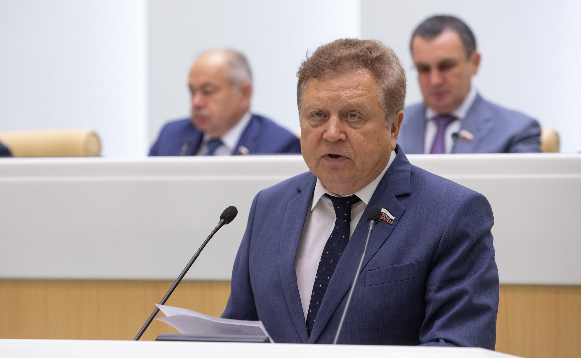 Е. Серебренников