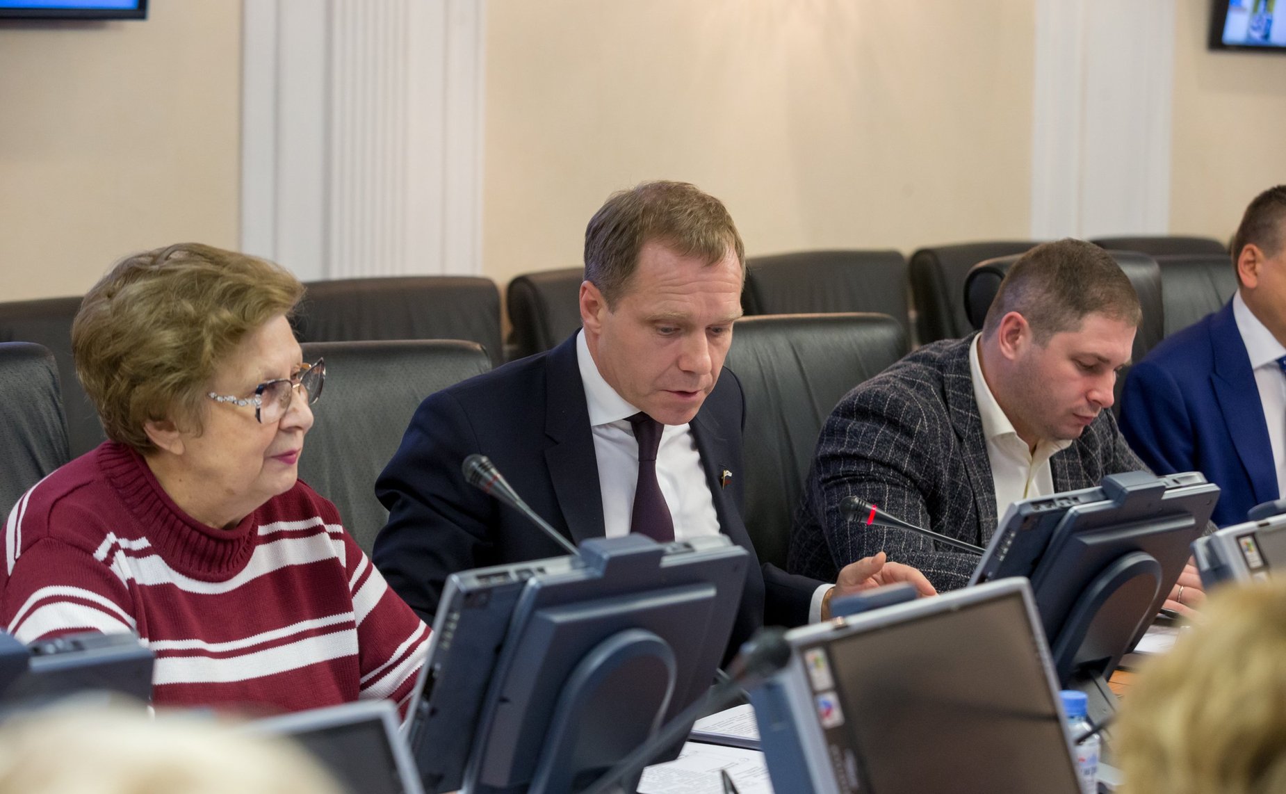 Совещание, посвященное вопросам правового регулирования роли учреждений образования в обучении и воспитании детей