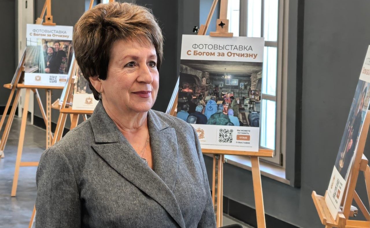 Екатерина Алтабаева приняла участие в открытии фотовыставки, посвященной духовной поддержке военнослужащих