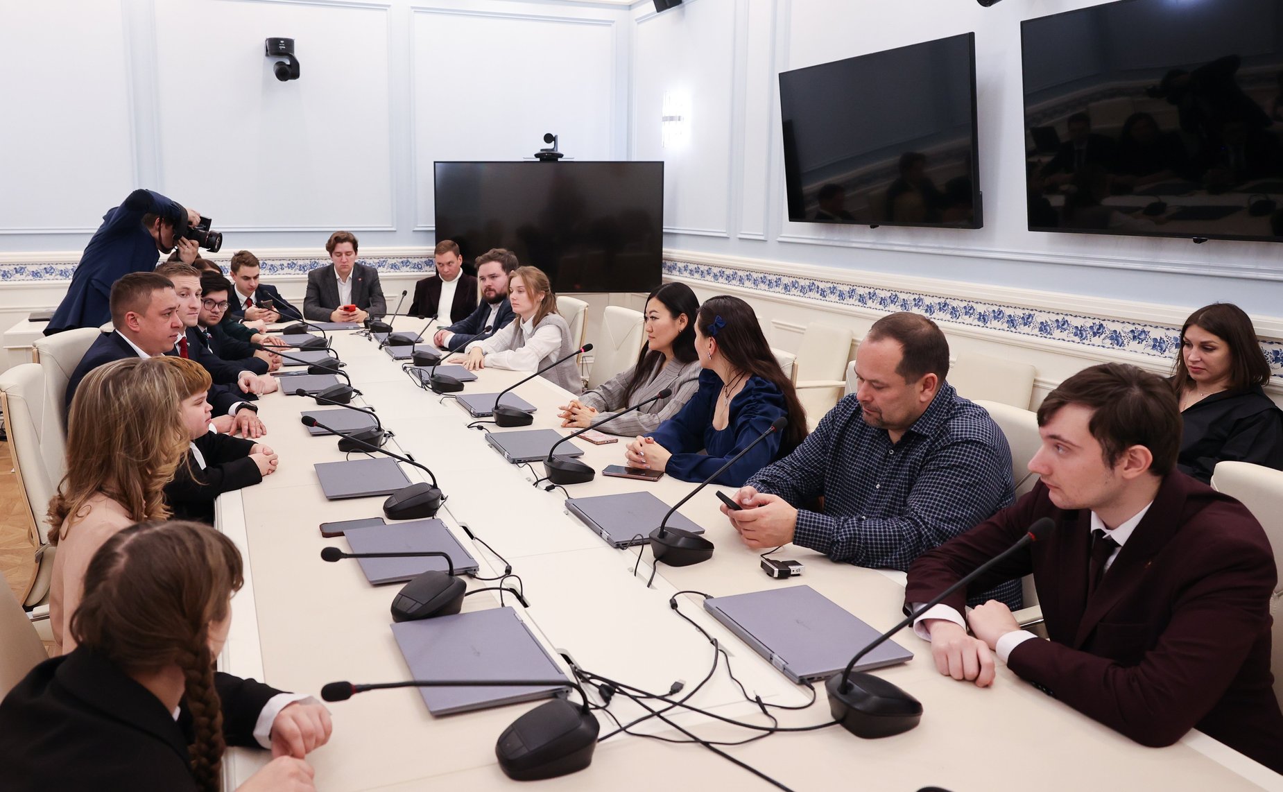 Встреча сенаторов Российской Федерации с кураторами всероссийского конкурса детского и юношеского творчества «Земля Талантов»