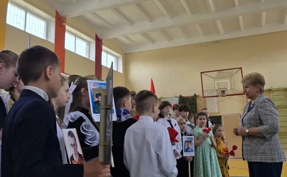 Ольга Бас в ЛНР посетила Перевальскую школу № 12 имени Геннадия Ширко