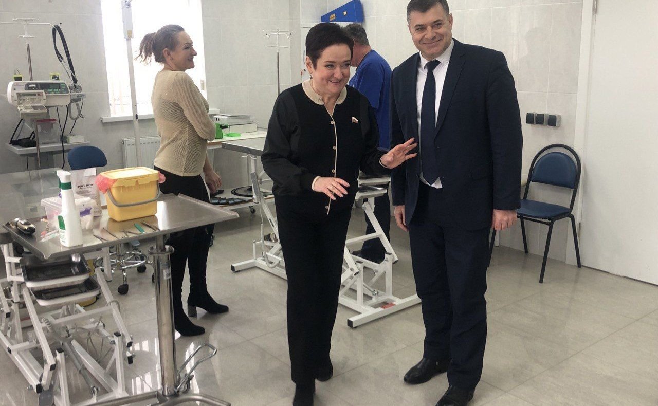 Лариса Мельник передала гуманитарную помощь городскому пункту приёма пострадавших птиц